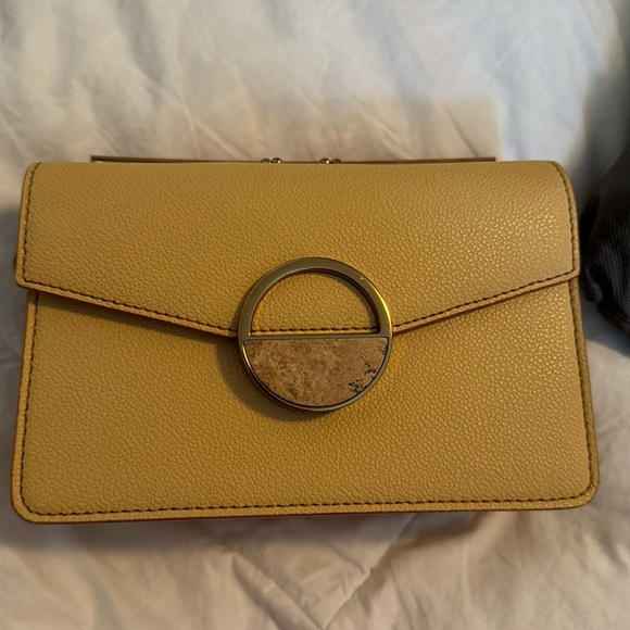 Charles & Keith small purse - Picture 1 of 7